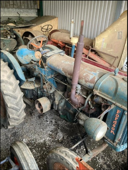 FORDSON E27N MAJOR TRACTOR - ELECTRIC START >>--NO VAT ON HAMMER--<<