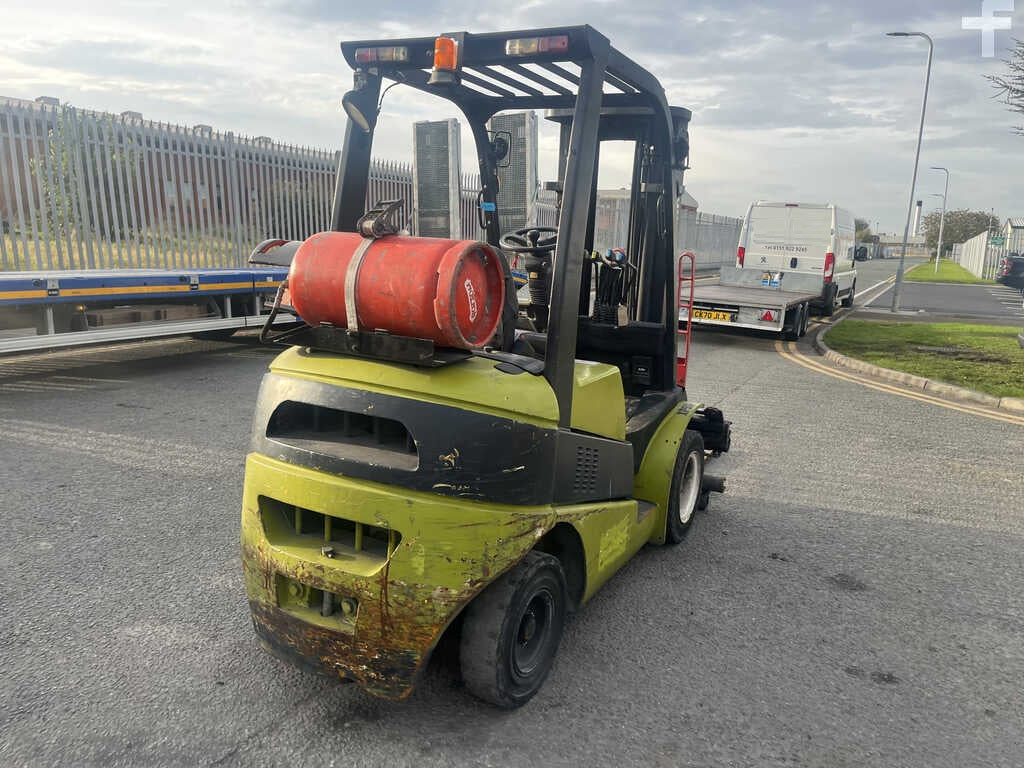 CLARK C25G LPG FORKLIFT – 2005 – 2,500 KG CAPACITY – 14,000 HOURS