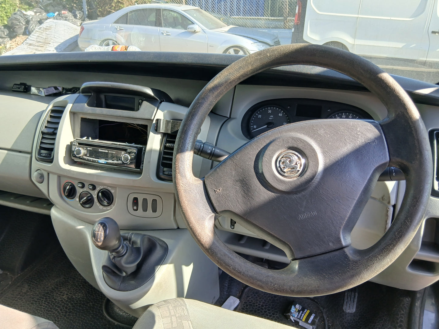 2005 VAUXHALL VIVARO 2700 DTI SWB PANEL VAN – MANUAL >>--NO VAT ON HAMMER--<<