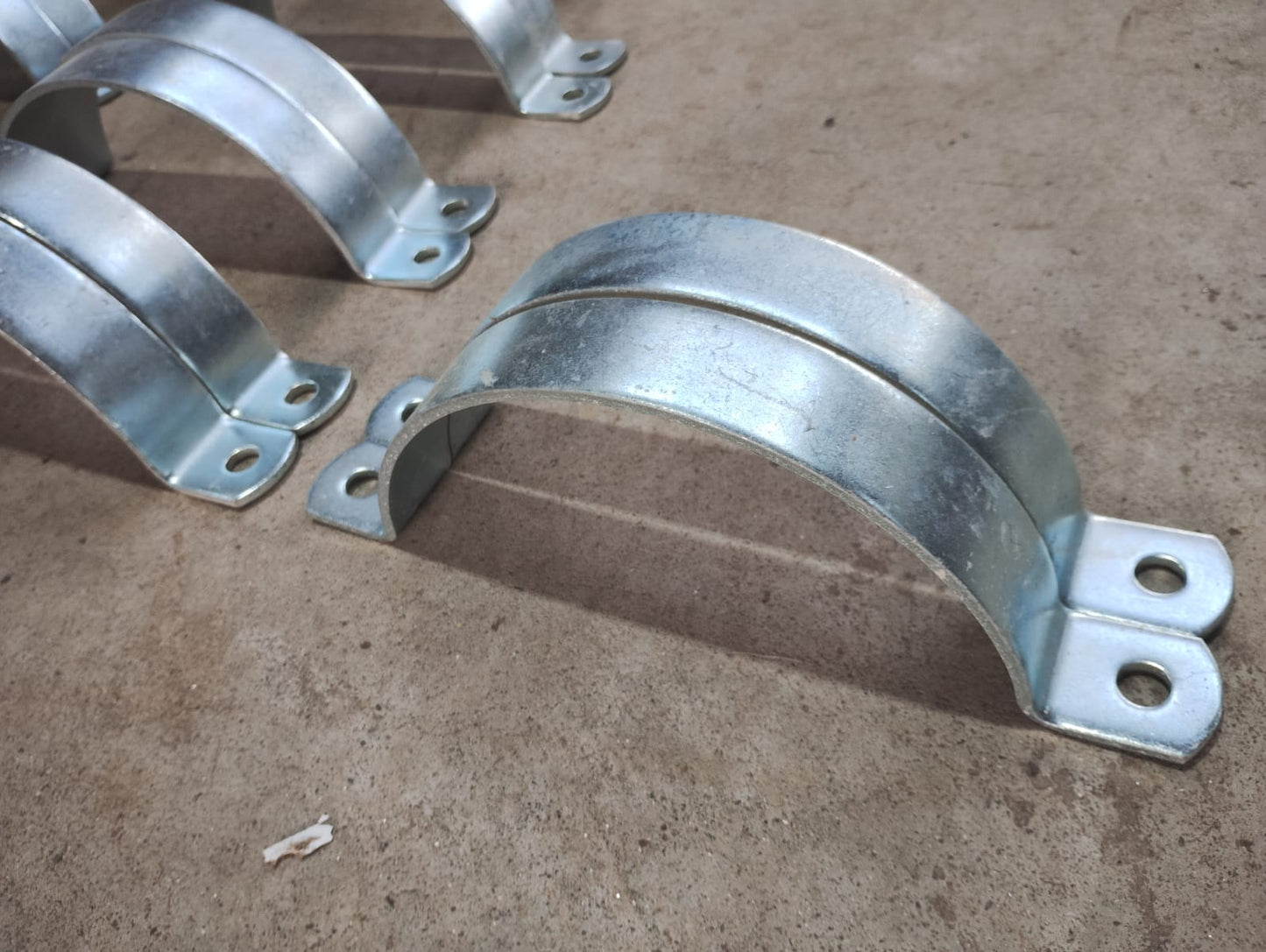 210MM HEAVY DUTY PIPE CLAMPS-GALV STEEL - 5MM THICK - JOBLOT OF 11 PAIRS