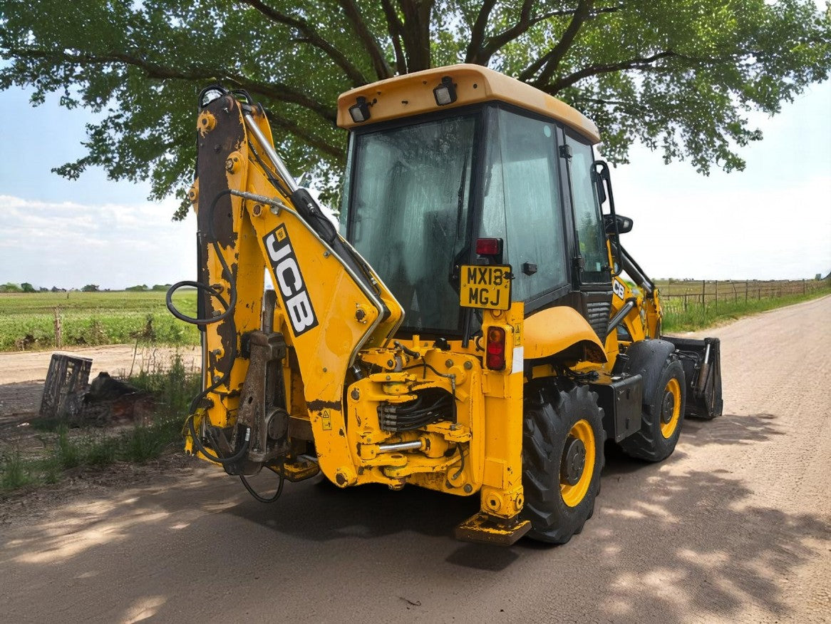 2013 JCB 2CX STREETMASTER FRONT LOADER