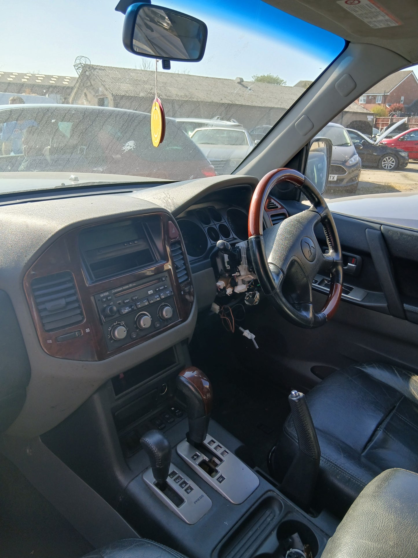 2005 MITSUBISHI SHOGUN FIELD DI-D DIESEL AUTOMATIC 3.2L SUV - NO VAT ON HAMMER
