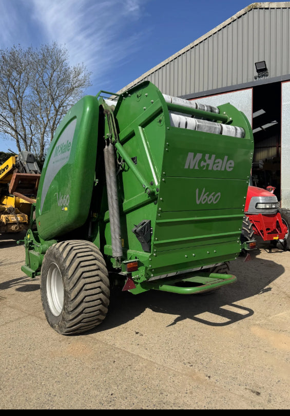 2014 MCHALE V660 VARIABLE CHAMBER ROUND BALER
