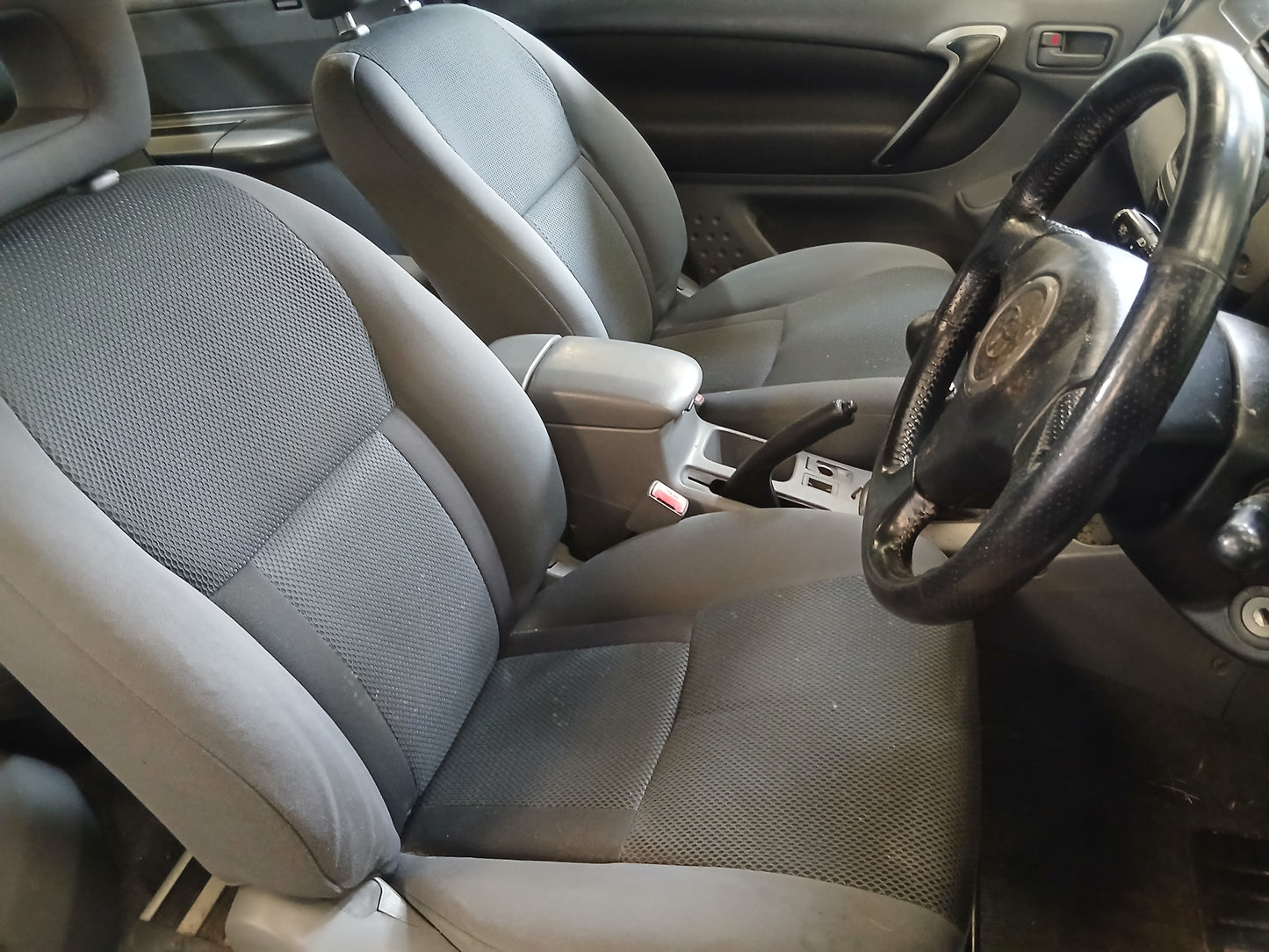 2000 TOYOTA RAV4 NRG VVTI – 2.0 PETROL MANUAL SUV >>--NO VAT ON HAMMER--<<**(ONLY 102K MILEAGE)**