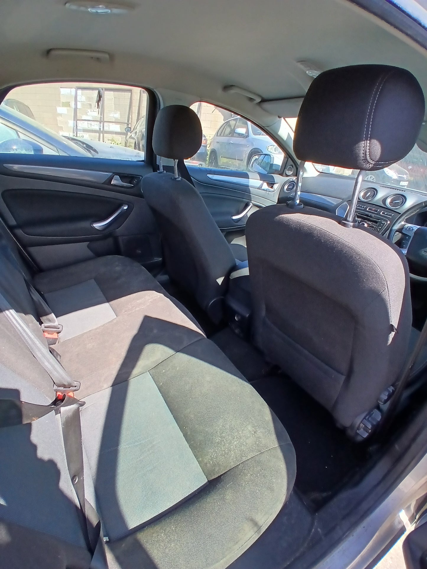 2014 FORD MONDEO GRAPHITE TDCI – 1.6 DIESEL MANUAL – SILVER HATCHBACK >>--NO VAT ON HAMMER--<<