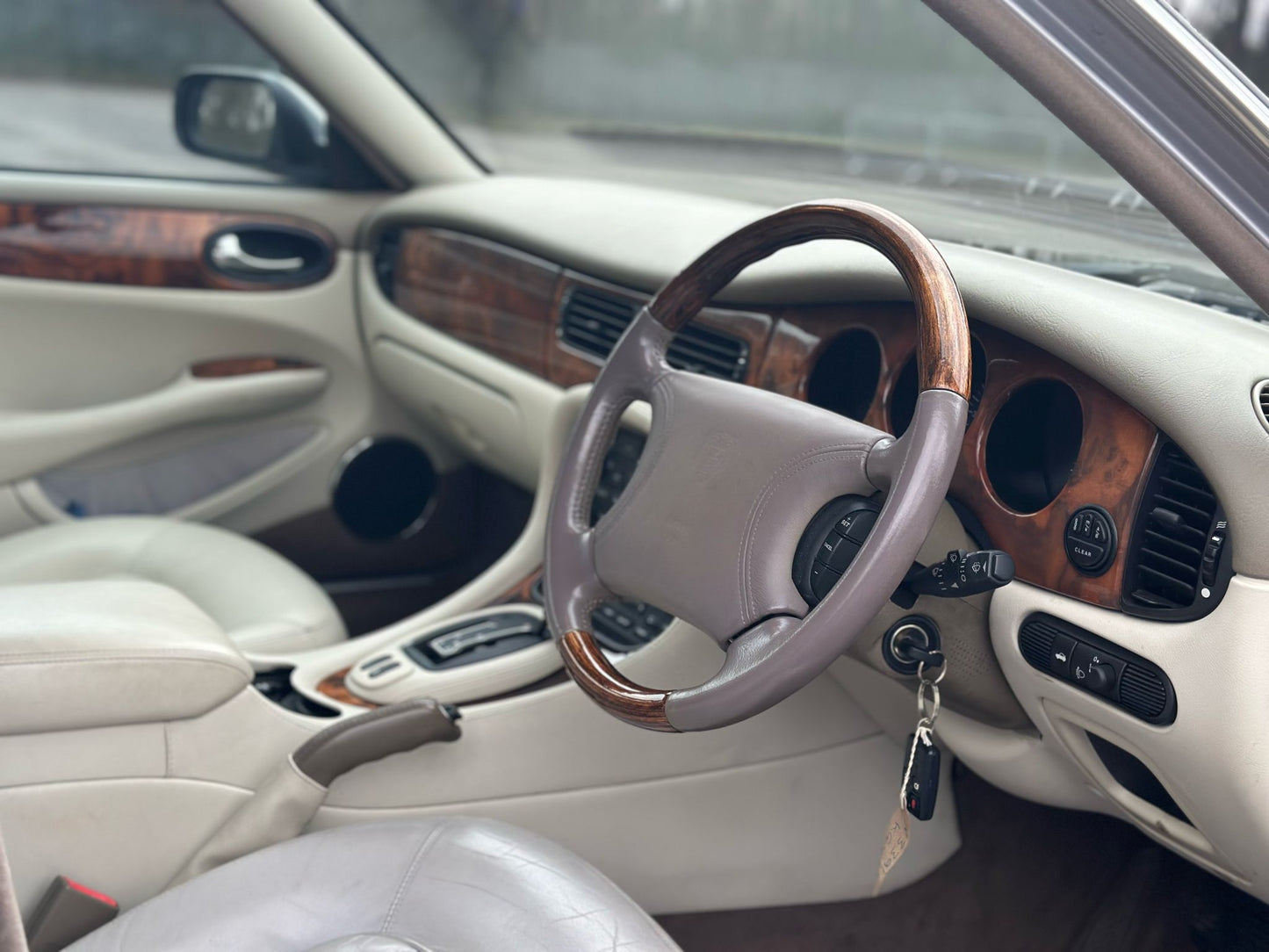 2000 JAGUAR SOVEREIGN V8 AUTO – 4.0L PETROL – AUTOMATIC – 63K MILES >>--NO VAT ON HAMMER--<<