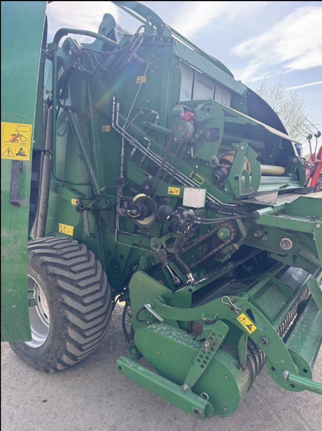2014 MCHALE V660 VARIABLE CHAMBER ROUND BALER