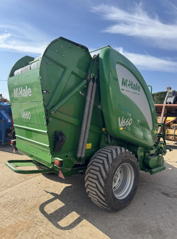 2014 MCHALE V660 VARIABLE CHAMBER ROUND BALER