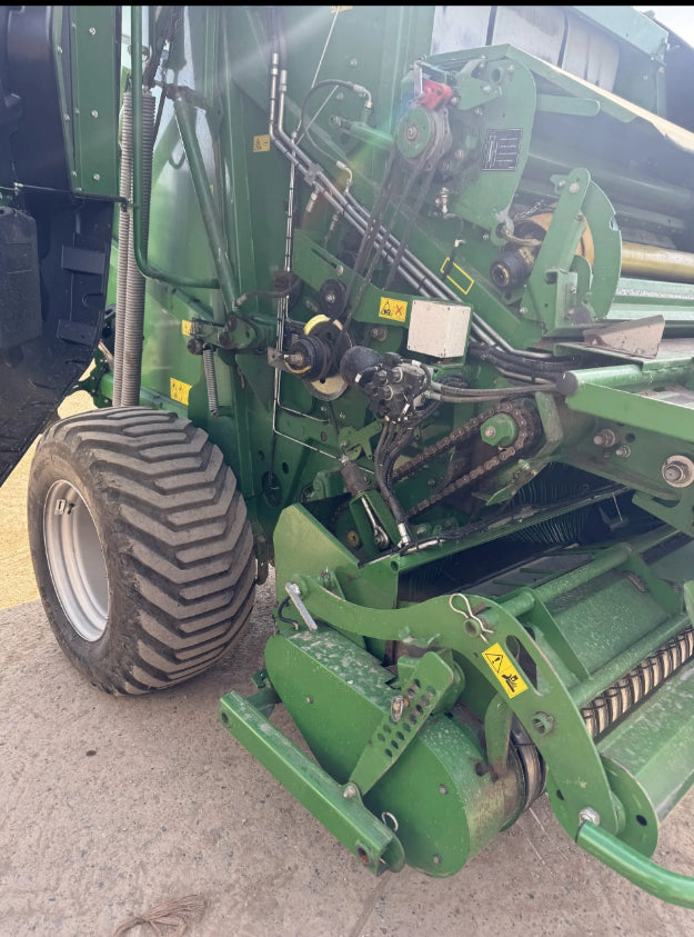 2014 MCHALE V660 VARIABLE CHAMBER ROUND BALER