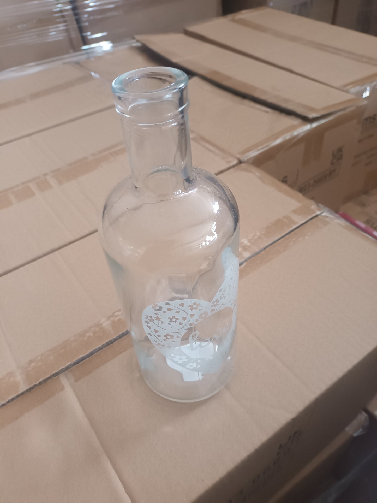 588 X GLASS LOVE VASE BOTTLES