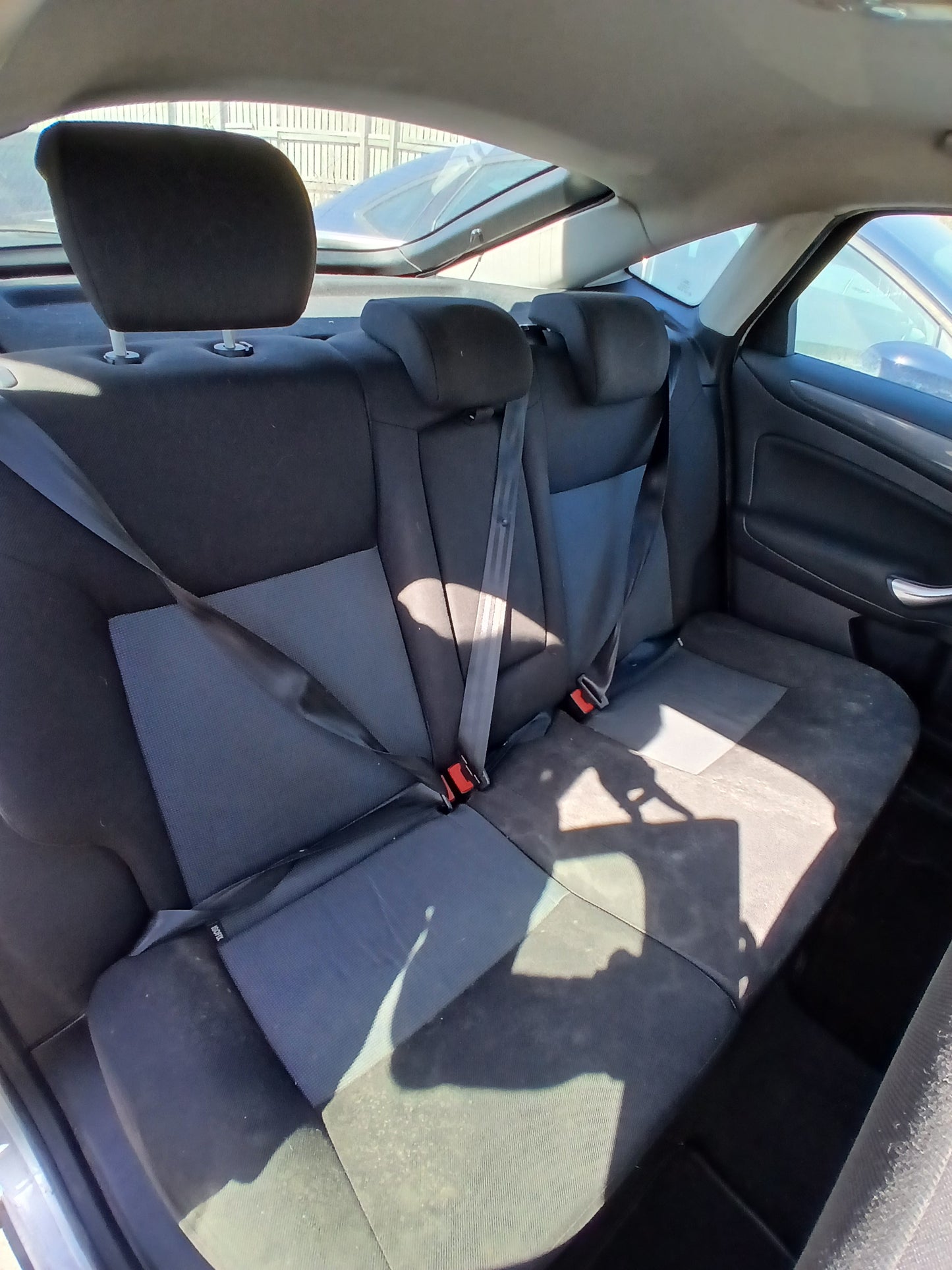 2014 FORD MONDEO GRAPHITE TDCI – 1.6 DIESEL MANUAL – SILVER HATCHBACK >>--NO VAT ON HAMMER--<<
