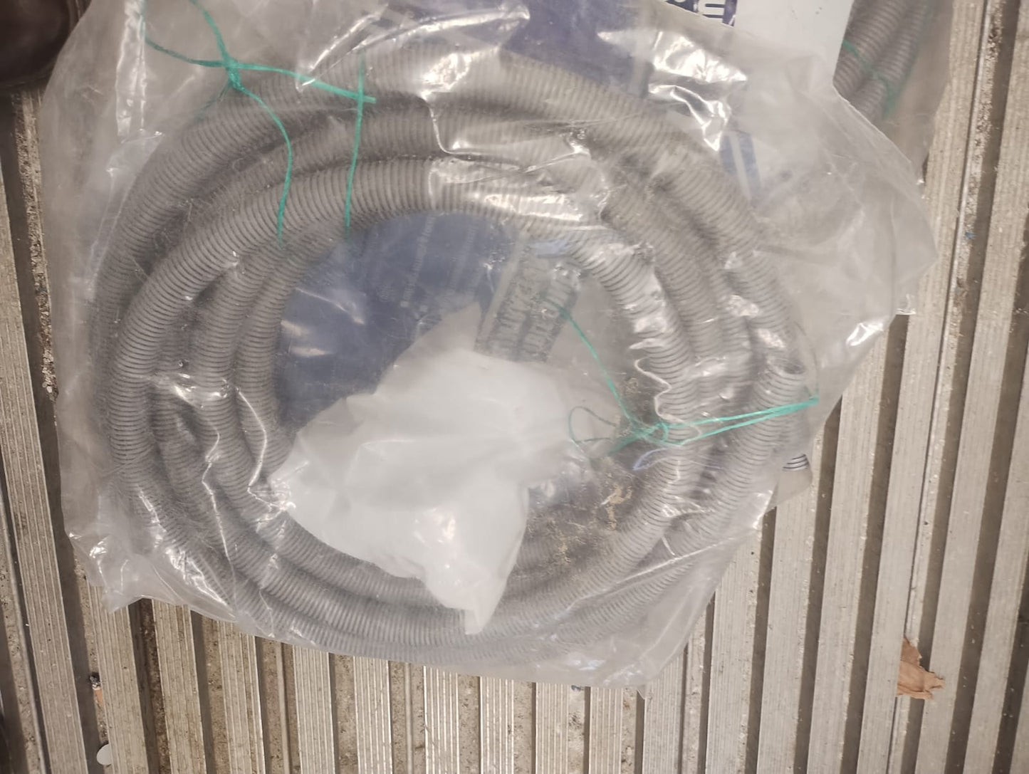 JOBLOT OF 2X NEWLEC 25MM PVC FLEXIBLE CONDUIT CONTRACTOR PACKS IP54 – NEW & SEALED.