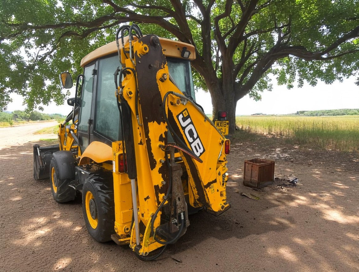 2013 JCB 2CX STREETMASTER FRONT LOADER