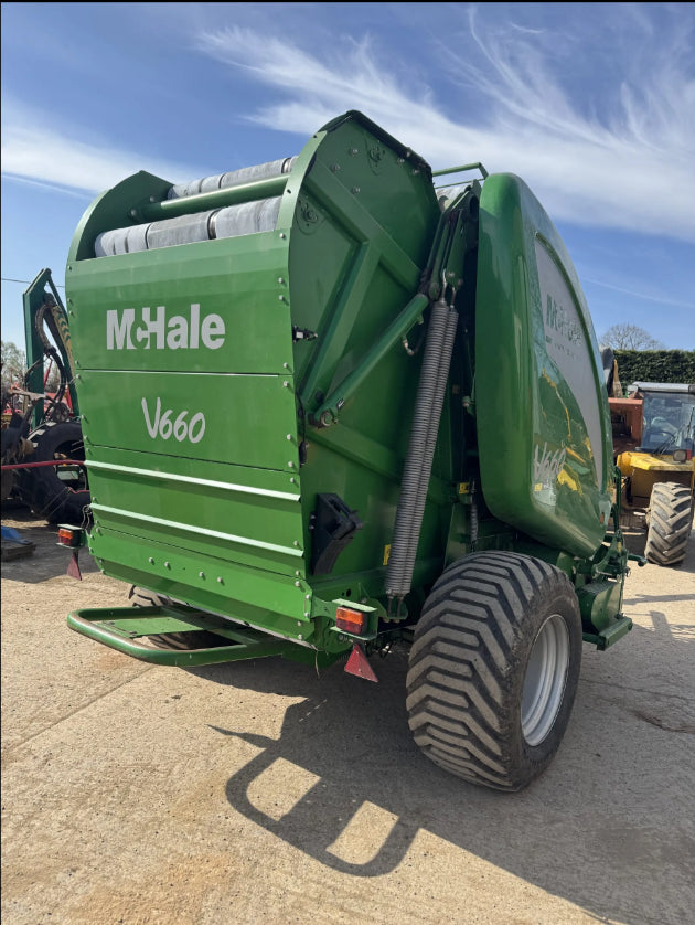 2014 MCHALE V660 VARIABLE CHAMBER ROUND BALER