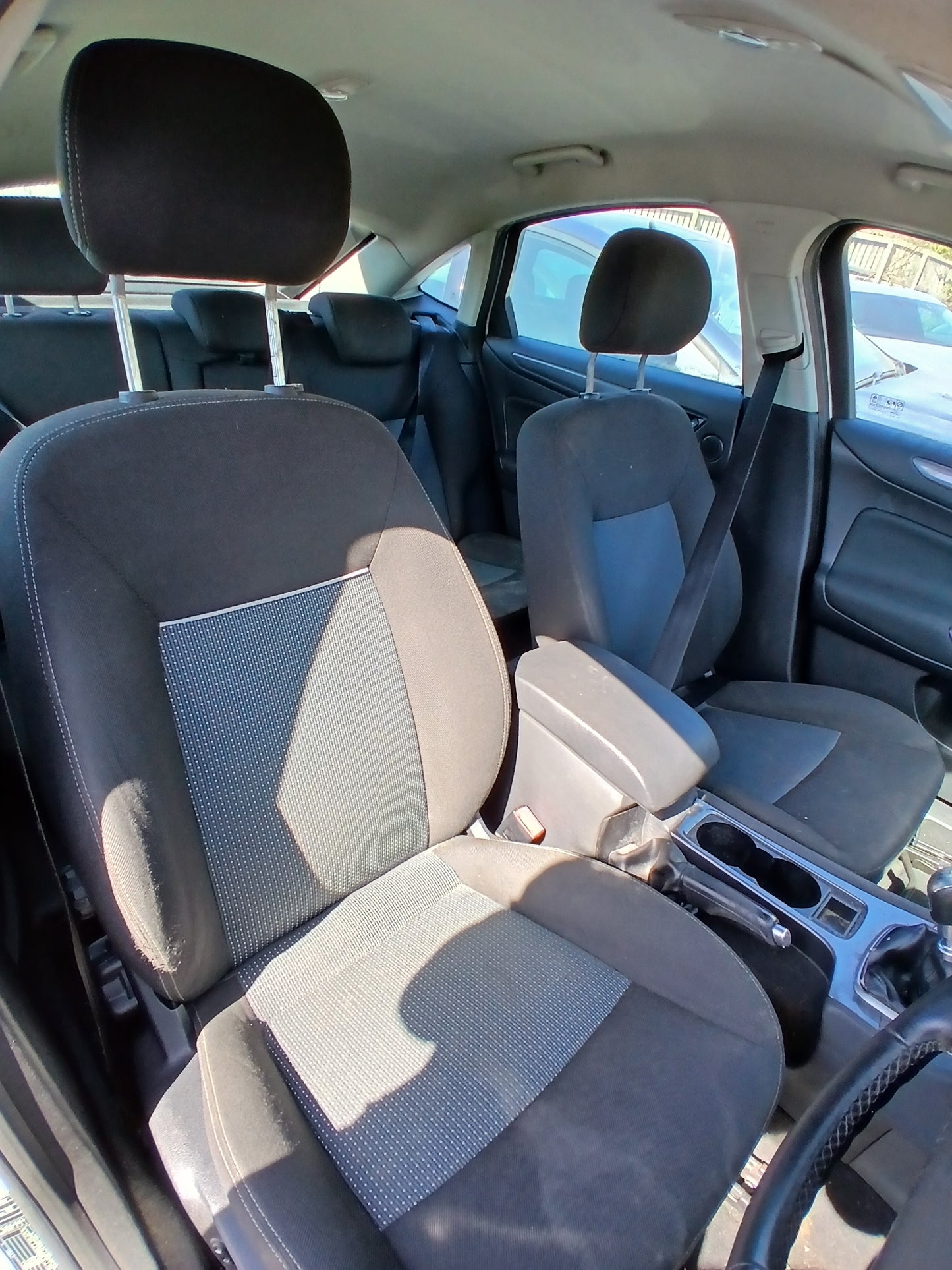 2014 FORD MONDEO GRAPHITE TDCI – 1.6 DIESEL MANUAL – SILVER HATCHBACK >>--NO VAT ON HAMMER--<<
