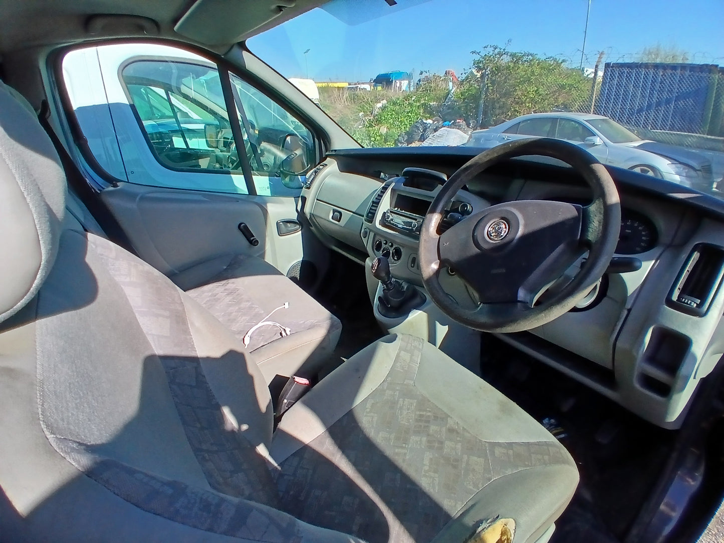 2005 VAUXHALL VIVARO 2700 DTI SWB PANEL VAN – MANUAL >>--NO VAT ON HAMMER--<<