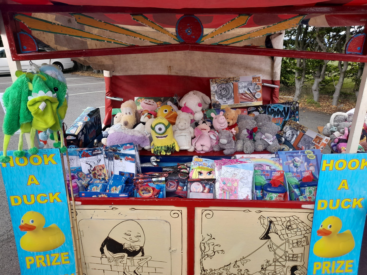FAIRGROUND STALL FUNFAIR GAME HOOK A DUCK