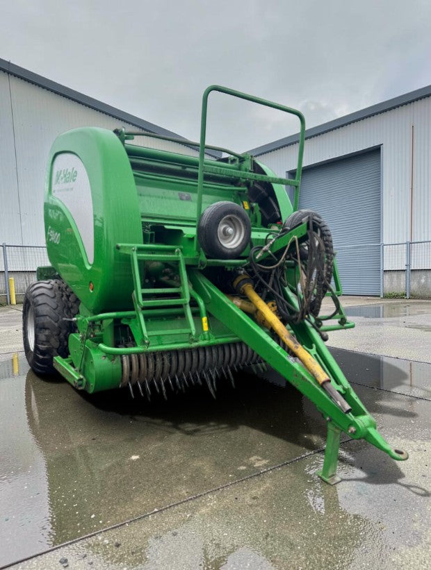 MCHALE F5400 ROUND BALER APPROX. 8,000 BALES