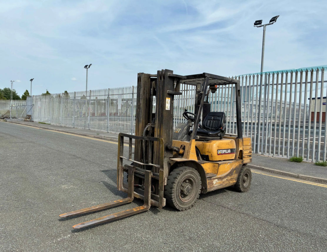 1995 CAT DP25 DIESEL FORKLIFT