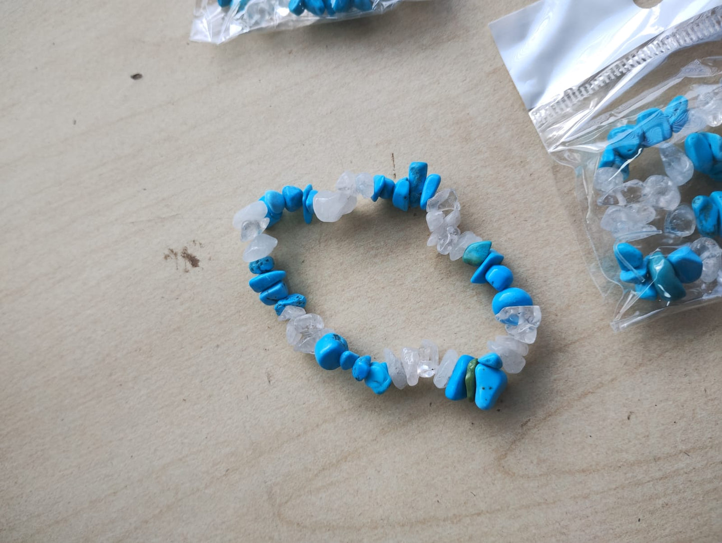 BLUE HOWLITE AND CLEAR QUARTZ CRYSTAL CHIP BRACELET JOB LOT OF 10 BRAND NEW