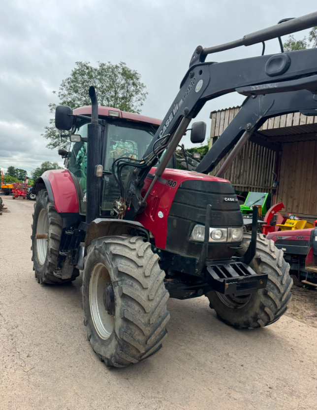 CASE PUMA 140 WITH LOADER