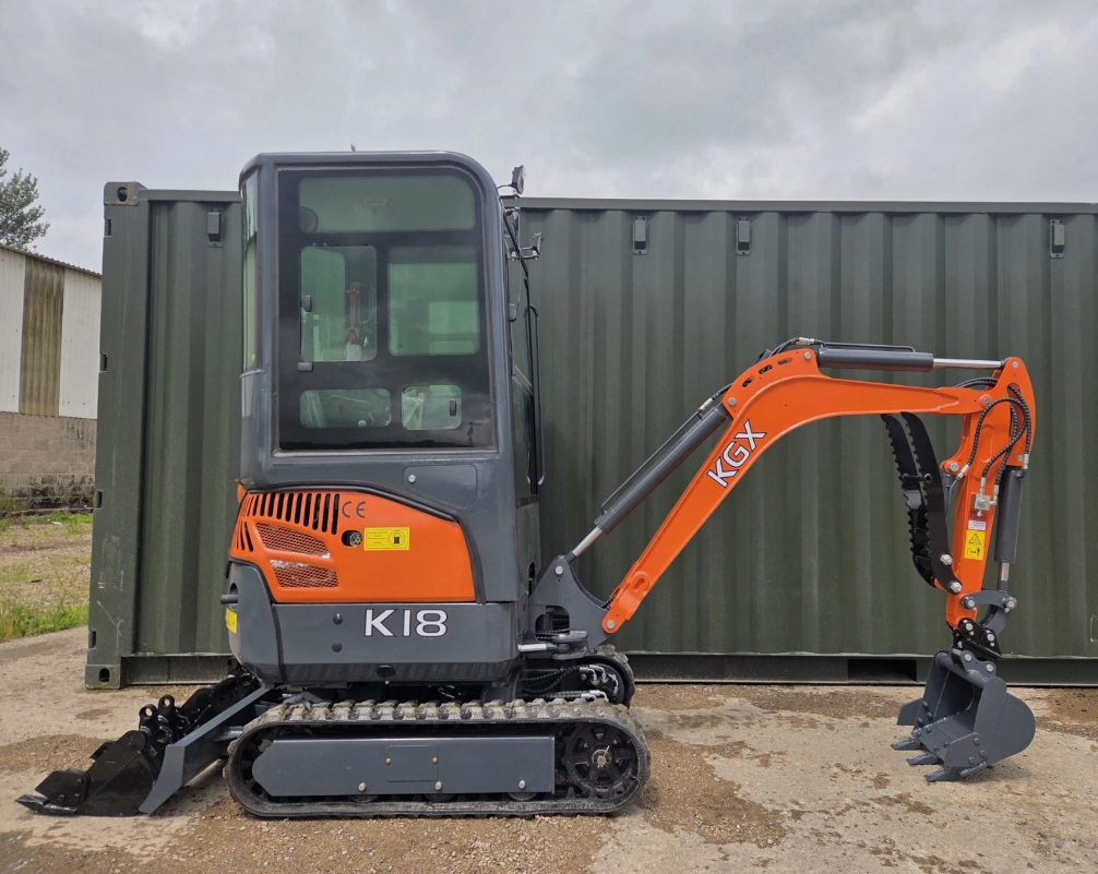 NEW KGX K18 1.8 TON MINI EXCAVATOR – KUBOTA ENGINE – QUICK COUPLER – 3 BUCKETS