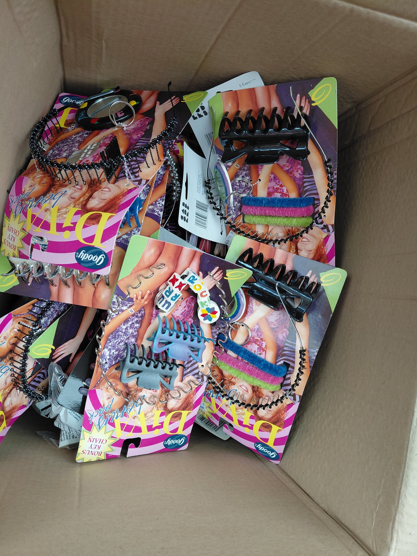 KIDS HAIR ACCESSORIES SEEMS HAIR CLIPS BANDS MIRRORS BOBBLES HAIR BRUSHES ECT OVER 100 ITEMS