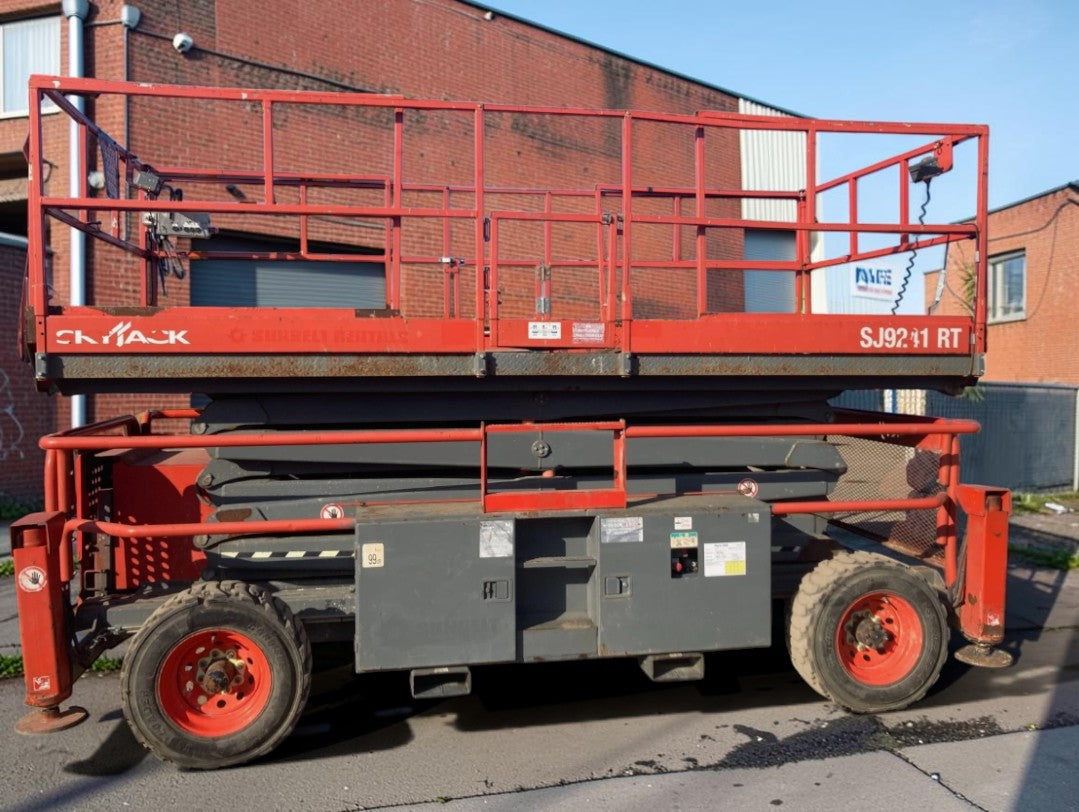 2016 SKYJACK SJ9241 SCISSOR LIFT (MEWP)