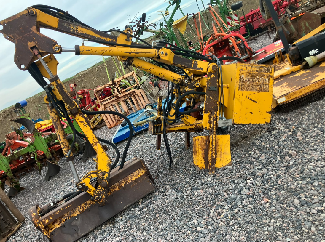 BOMFORD HEDGE CUTTER