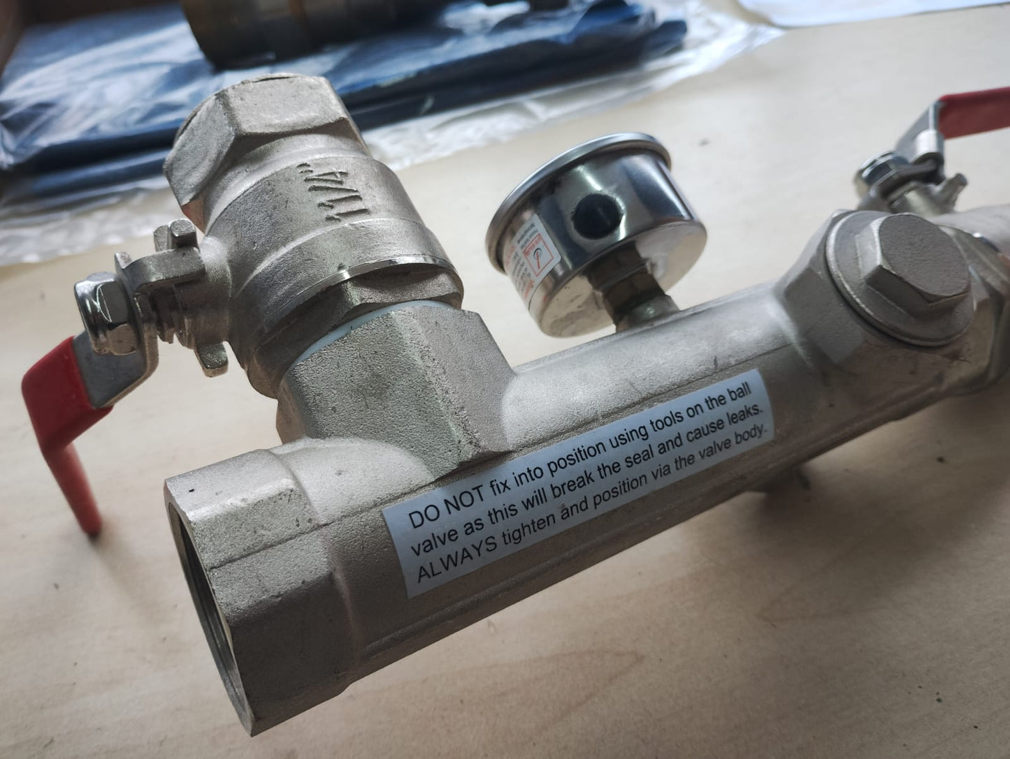 HYDROTECH - FLOW SWITCH VALVE - BRASS - 1 1/4" - NEW NO BOX