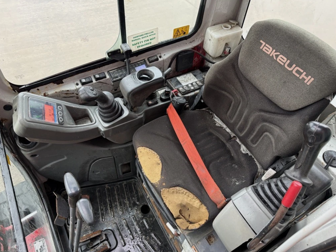 2018 TAKEUCHI TB225 MINI EXCAVATOR