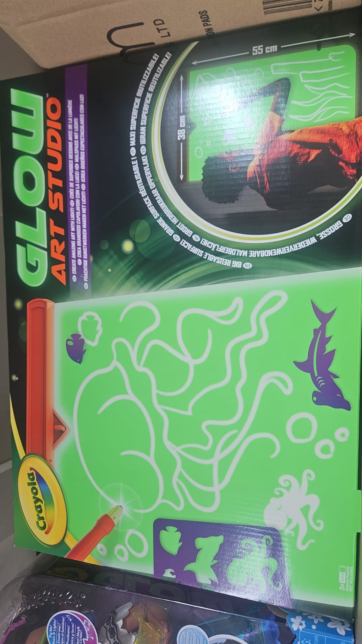 CRAYOLA - GLOW ART STUDIO - BRAND NEW IN ORIGINAL PACKAGING - JOBLOT OF 25