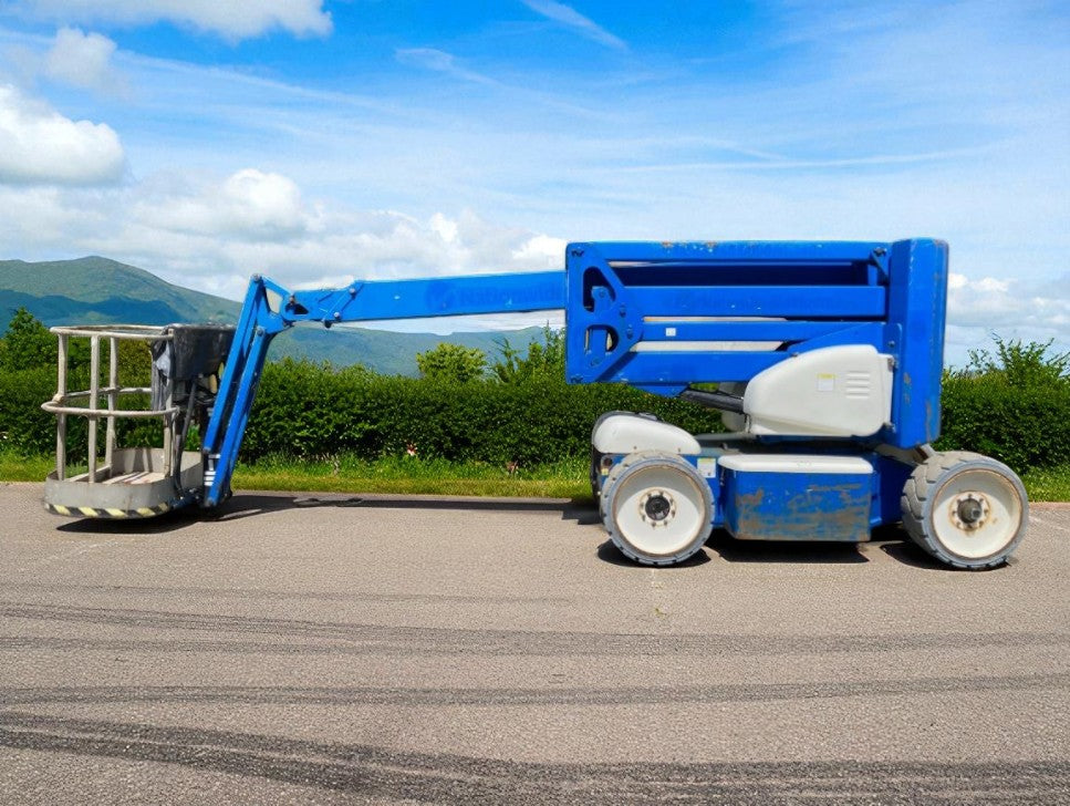 2011 NIFTYLIFT HR15 CHERRY PICKER ACCESS PLATFORM