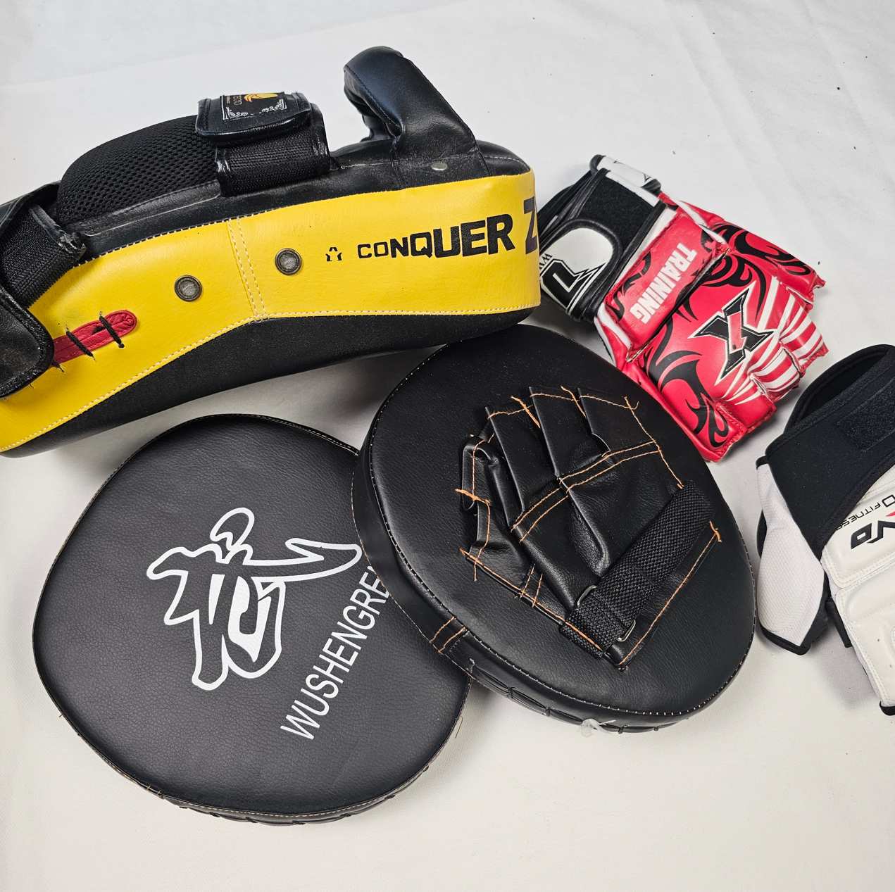 1PC BOXING/ MARTIAL ARTS SPARING SET BRAND NEW WITH DEFECT RRP £55