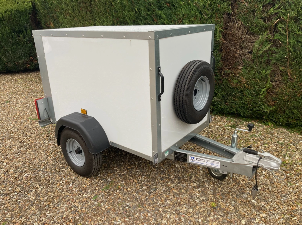 TICKNERS CP53 5 X 3 BOX TRAILER