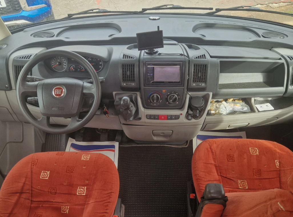 **(ONLY 48K MILEAGE)** 2011 RAPIDO LE RANDONNEUR 9090DF 4-BERTH >>--NO VAT ON HAMMER--<<