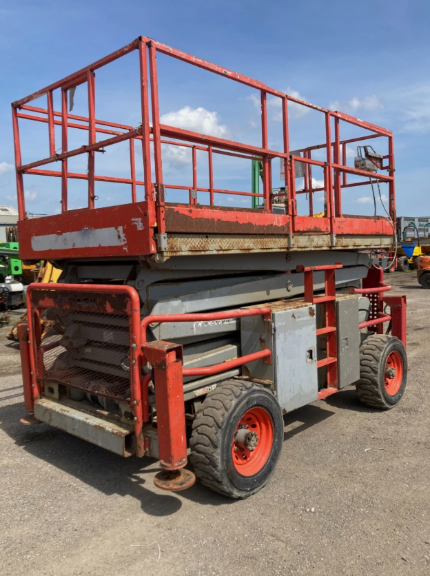 2012 SKYJACK SJ8841 SCISSOR LIFT ACCESS PLATFORM / MEWP