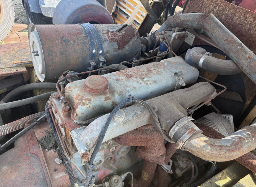 PERKINS 4.236 4-CYLINDER DIESEL ENGINE & RADIATOR – HYSTER FORKLIFT