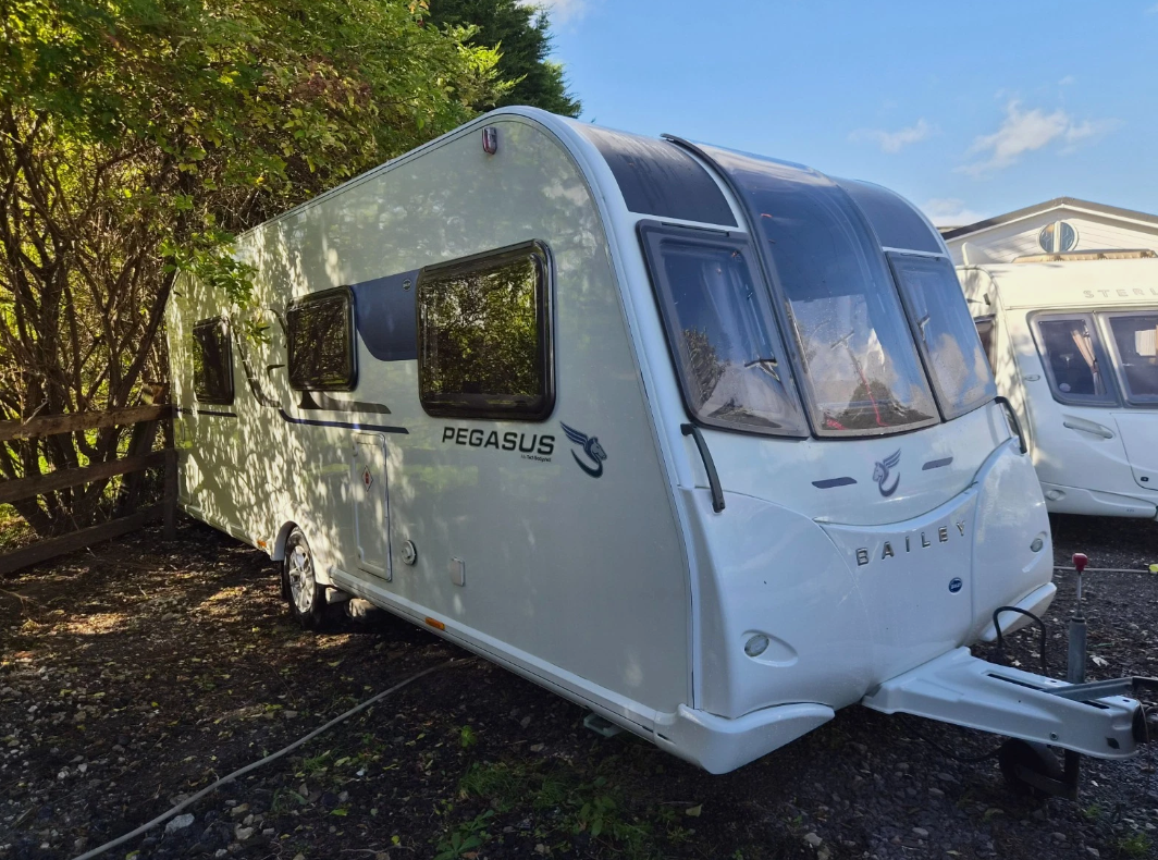 2018 BAILEY PEGASUS BRINDISI 4-BERTH FIXED TRANSVERSE ISLAND BED >>--NO VAT ON HAMMER--<<