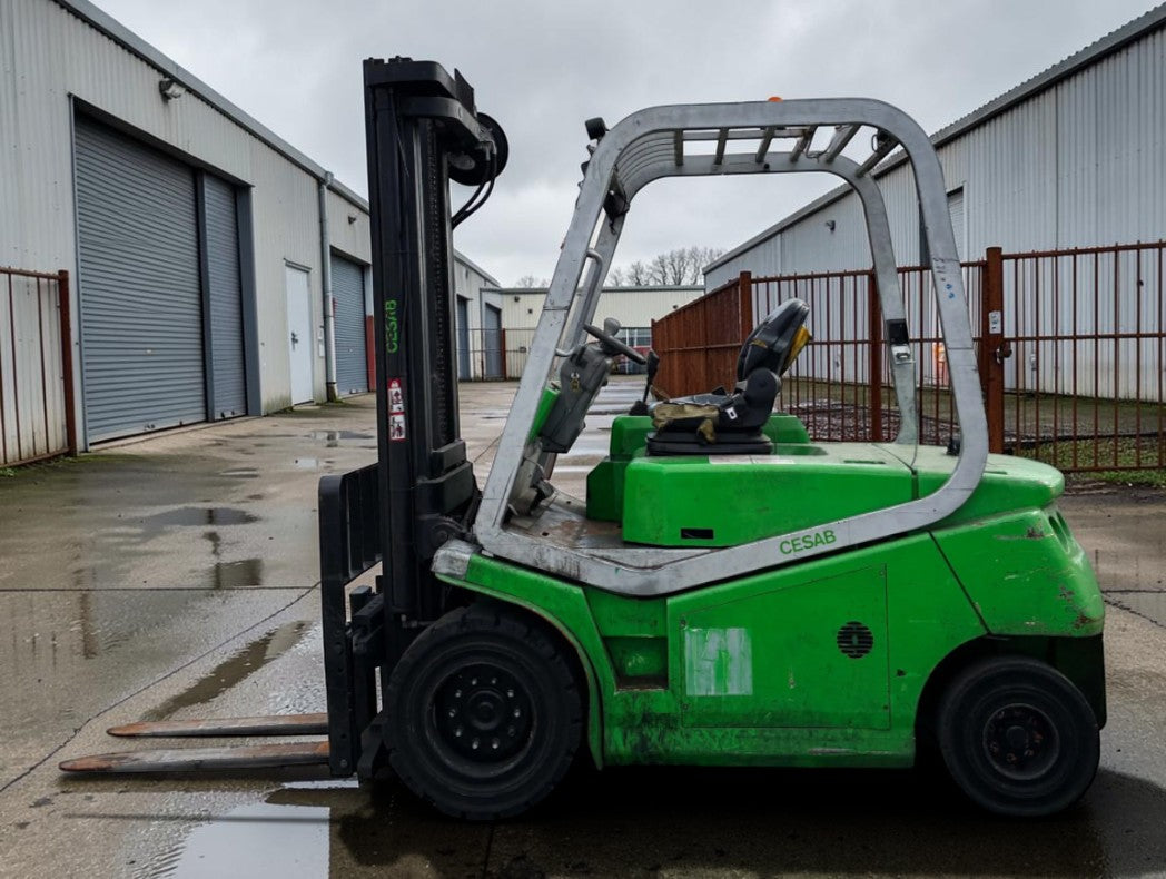 **(INCLUDES CHARGER)** 2003 CESAB 500AC ELECTRIC FORKLIFT – 5,000KG, 5.65M LIFT