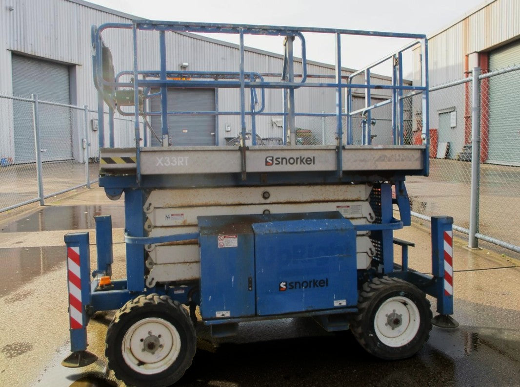 2007 UPRIGHT X33RT SCISSOR LIFT ACCESS PLATFORM