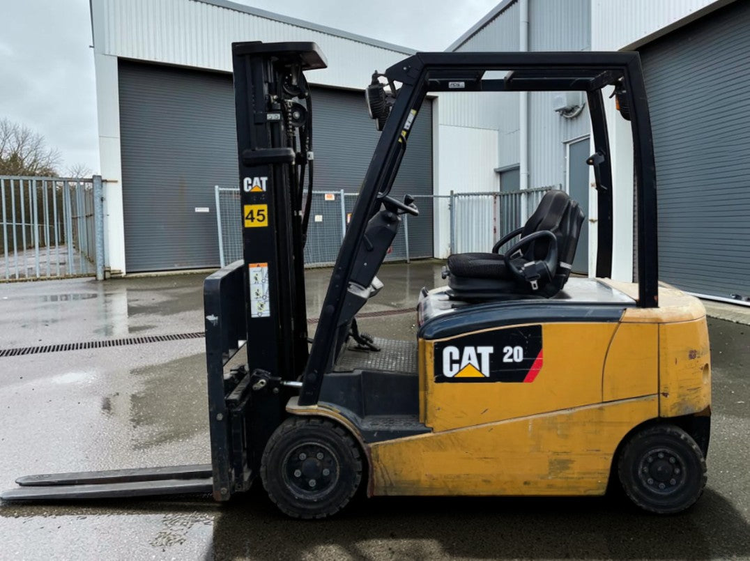 **(INCLUDES CHARGER)** 2012 CAT LIFT TRUCKS EP20N FORKLIFT
