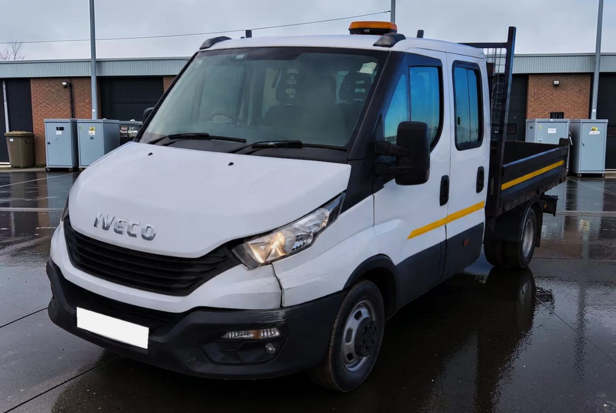 **(ONLY 39K MILEAGE)** 2023 IVECO DAILY 2.3 35C14D TRW L2H1 CREW CAB TIPPER (72 REG)