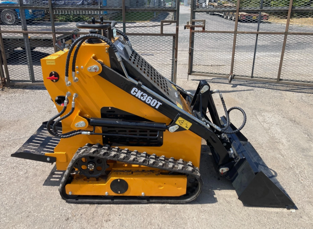 NEW DIESEL ENGINE SKID STEER LOADER – UNUSED