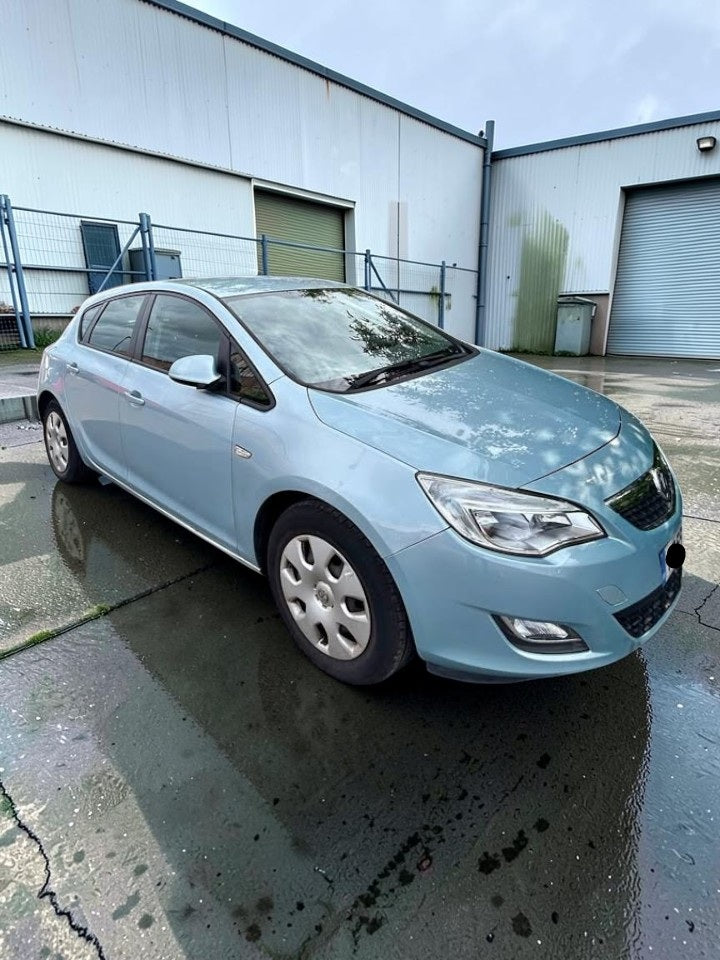 **(ONLY 68K MILEAGE)** 2010 VAUXHALL ASTRA EXCLUSIV 98 1.4 PETROL >>--NO VAT ON HAMMER--<<