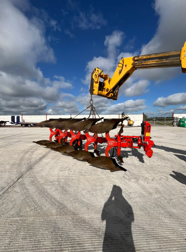GREGOIRE-BESSON PLOUGH 5 FURROW