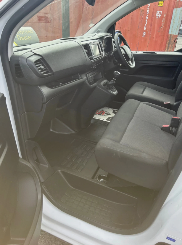 **(ONLY 39K MILEAGE)** 2023 CITROEN DISPATCH 1000 1.5 BLUEHDI 100 ENTERPRISE EDITION PANEL VAN ()