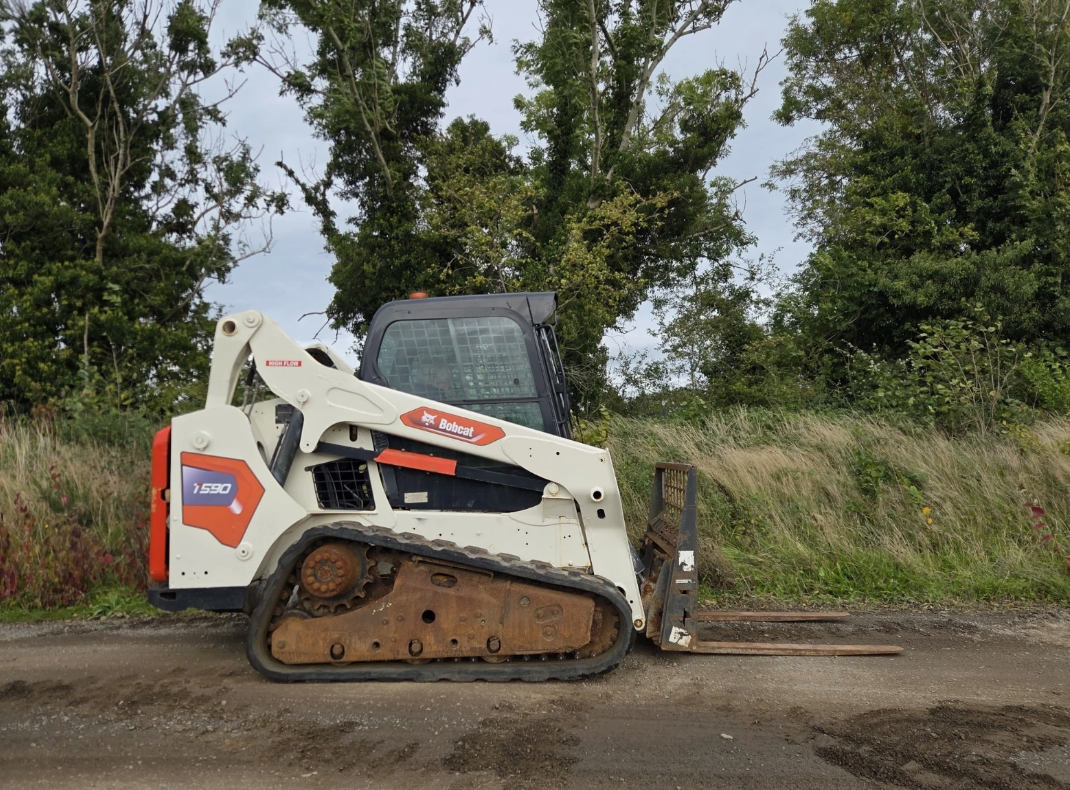 2014 BOBCAT T590 HIGH FLOW TRACKED SKID STEER LOADER – 3,274 HOURS
