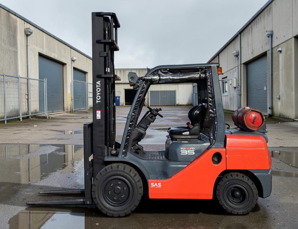 2014 TOYOTA 02-8FGJF35 LP GAS FORKLIFT