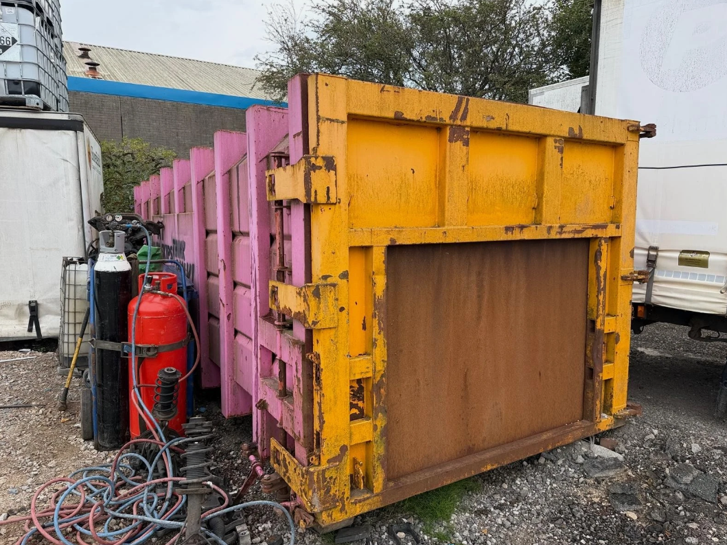 30 YARD ROLL ON ROLL OFF SKIP BIN – ENCLOSED HOOKLOADER WASTE / SCRAP / RECYCLING CONTAINER